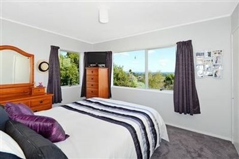 Photo of property in 1/14 Gillan Place, Bayview, Auckland, 0629