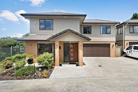 Photo of property in 10 Hayward Road, Papatoetoe, Auckland, 2025