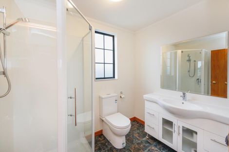 Photo of property in 11 Woodgate Court, Fitzherbert, Palmerston North, 4410