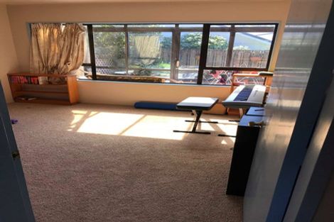 Photo of property in 2/136 Karori Road, Karori, Wellington, 6012