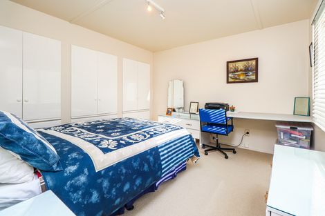 Photo of property in 80h Tirimoana Road, Te Atatu South, Auckland, 0602