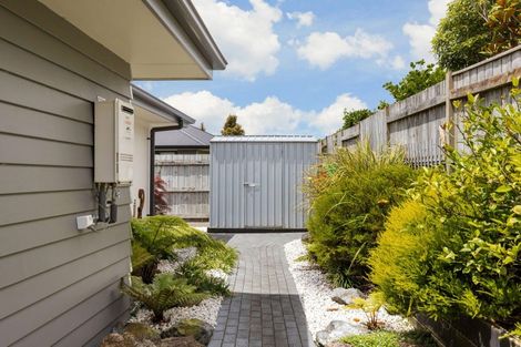 Photo of property in 11 Monaco Grove, Fitzherbert, Palmerston North, 4410