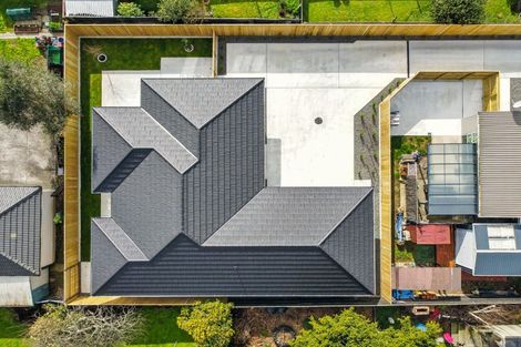 Photo of property in 21a Weraroa Road, Levin, 5510