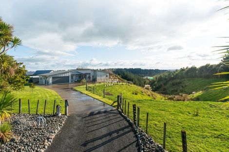 Photo of property in 74 Polson Hill Drive, Aokautere, Palmerston North, 4471