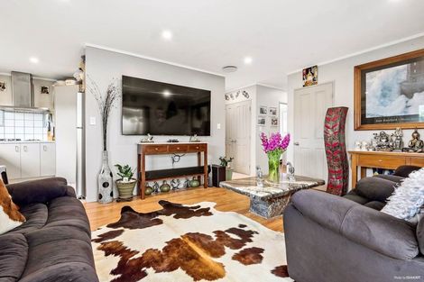 Photo of property in 2 Royal View Road, Te Atatu South, Auckland, 0610