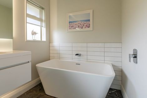 Photo of property in 4 Norglen Lane, Riverhead, 0820