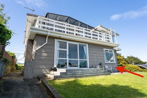 Photo of property in 111 Golf Road, Paraparaumu Beach, Paraparaumu, 5032