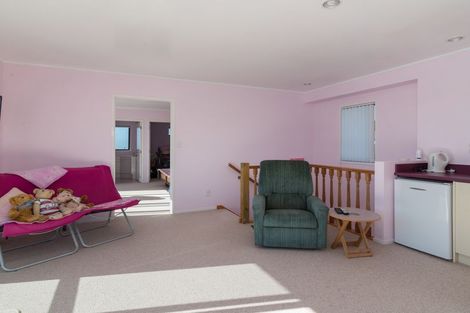 Photo of property in 10 Aquarius Drive, Kawaha Point, Rotorua, 3010