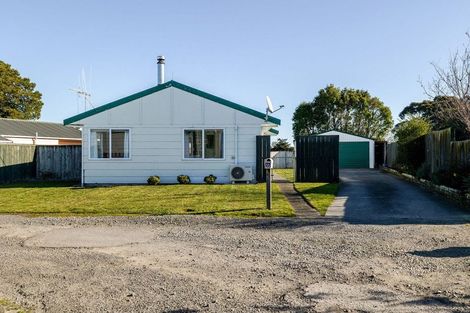 Photo of property in 105 Hillcrest Drive, Kelvin Grove, Palmerston North, 4414