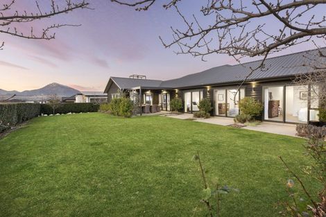 Photo of property in 15 Kingfisher Crescent, Albert Town, Wanaka, 9305