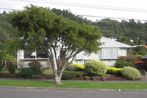 Photo of property in 72 Tawhai Street, Stokes Valley, Lower Hutt, 5019