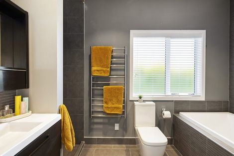 Photo of property in 30 Milne Terrace, Island Bay, Wellington, 6023