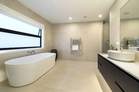 Photo of property in 29 Oscar Road, Greenhithe, Auckland, 0632