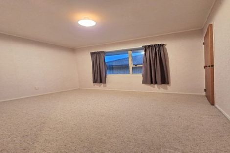 Photo of property in 1/10 Clevedon Road, Papakura, 2110