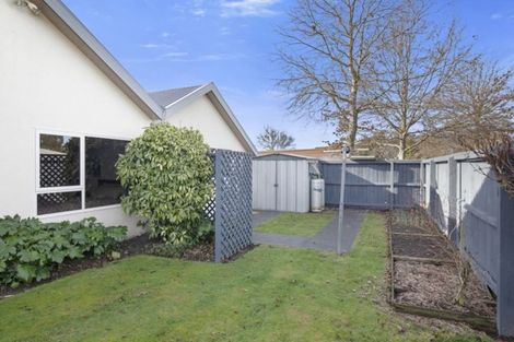 Photo of property in 27 Regency Crescent, Redwood, Christchurch, 8051