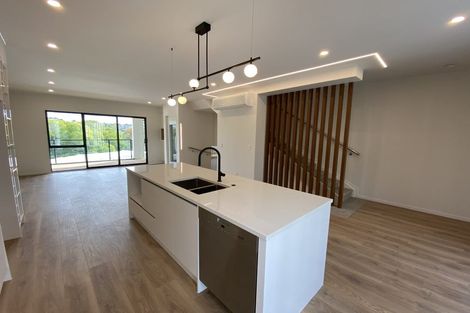 Photo of property in 15 Mina Way, Browns Bay, Auckland, 0630