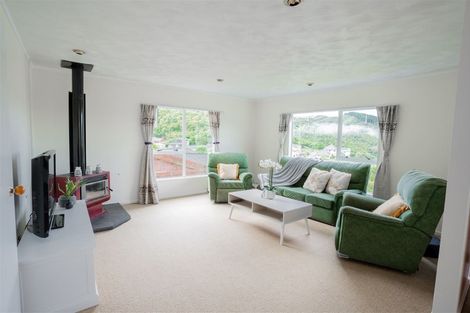 Photo of property in 2/61 Woodhouse Avenue, Karori, Wellington, 6012