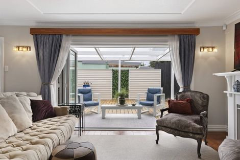 Photo of property in 2/11 Rangeview Road, Sunnyvale, Auckland, 0612