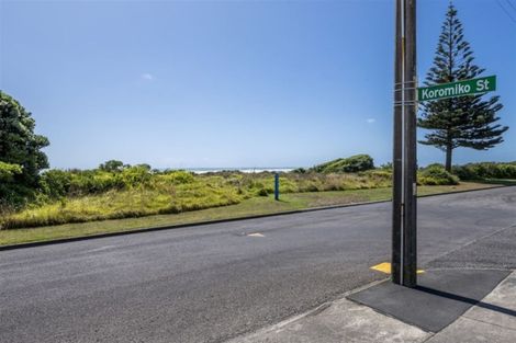 Photo of property in 26 Marine Parade, Otaki Beach, Otaki, 5512