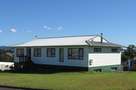 Photo of property in 10 Edgware Road, West Harbour, Auckland, 0618