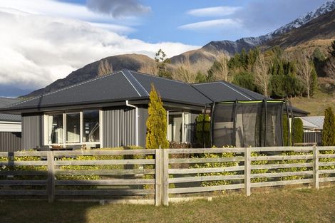 Photo of property in 3 Tudor Lane, Lower Shotover, Queenstown, 9304
