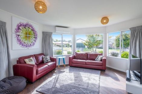 Photo of property in 8 Beachwater Grove, Paraparaumu Beach, Paraparaumu, 5032