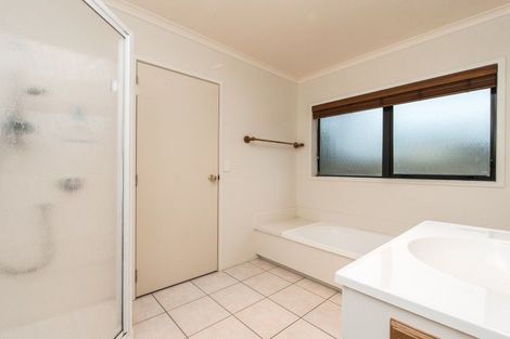 Photo of property in 19 Saxon Woods Drive, Rototuna North, Hamilton, 3210