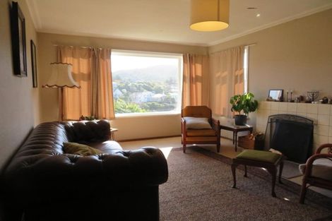 Photo of property in 64 Creswick Terrace, Northland, Wellington, 6012