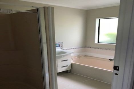 Photo of property in 385 Triangle Road, Henderson, Auckland, 0610