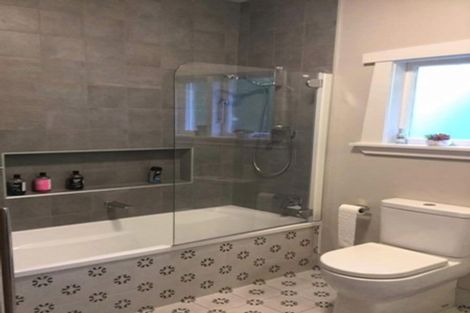 Photo of property in 1 Hawthorne Street, Strowan, Christchurch, 8052