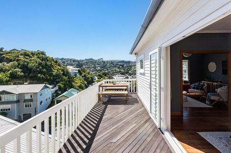 Photo of property in 112 Eden Street, Island Bay, Wellington, 6023