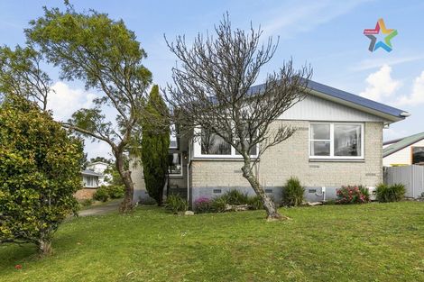 Photo of property in 9 Cedar Street, Maungaraki, Lower Hutt, 5010