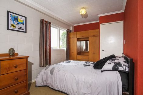 Photo of property in 22 Grenada Avenue, Forrest Hill, Auckland, 0620