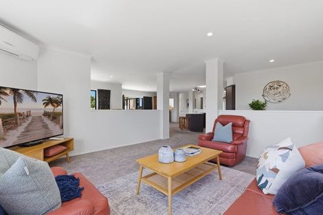 Photo of property in 15 Ashgrove Place, Ohauiti, Tauranga, 3112