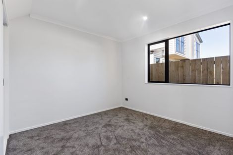 Photo of property in 8e Kent Road, Manurewa, Auckland, 2102