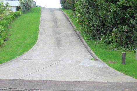 Photo of property in 28 Marellen Drive, Red Beach, 0932