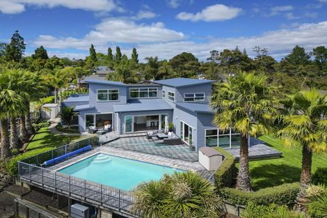 Photo of property in 17a Churchouse Road, Greenhithe, Auckland, 0632