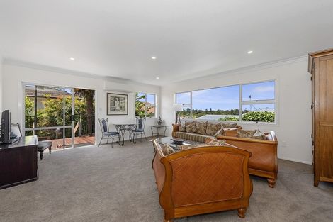 Photo of property in 55 Forest Lake Road, Forest Lake, Hamilton, 3200