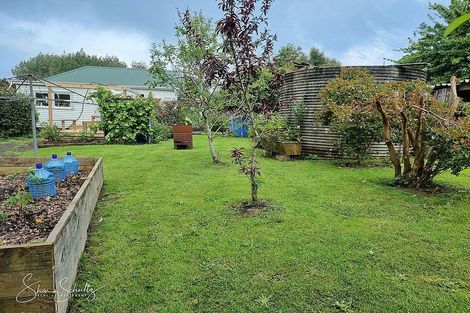 Photo of property in 10 Franklin Road, Paparoa, 0571