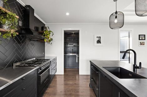 Photo of property in 23 Rich Rise, Havelock North, 4130