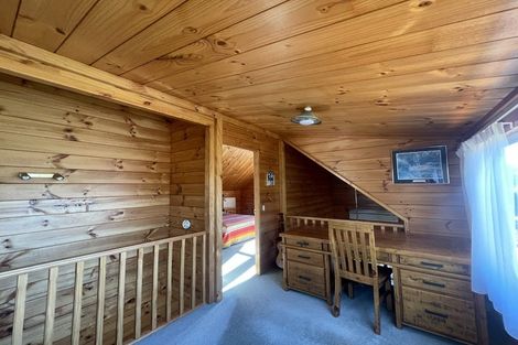 Photo of property in 2/28 Knightsbridge Drive, Forrest Hill, Auckland, 0620