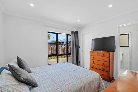 Photo of property in 8a Martin Road, Manurewa, Auckland, 2102