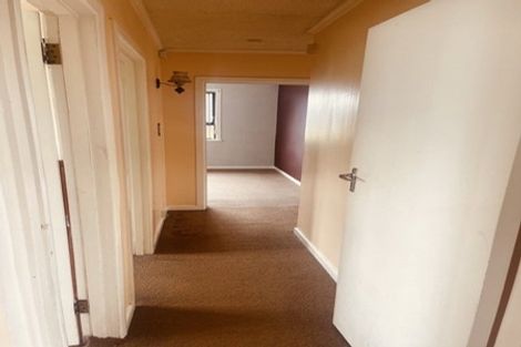 Photo of property in 1/56 Hayr Road, Three Kings, Auckland, 1042