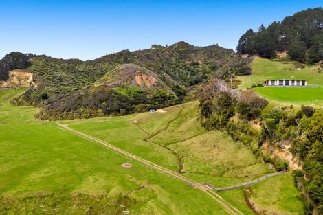 Photo of property in 2 Rapanui Road, Tongaporutu, Urenui, 4378