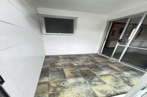 Photo of property in 418a West Coast Road, Glen Eden, Auckland, 0602