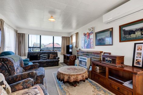 Photo of property in 44 Reid Avenue, Hawera, 4610