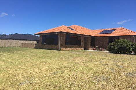 Photo of property in 2 Mooring Close, Haruru, 0204