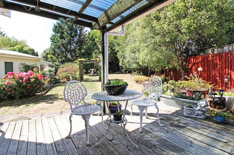 Photo of property in 78 Victoria Street, Carterton, 5713