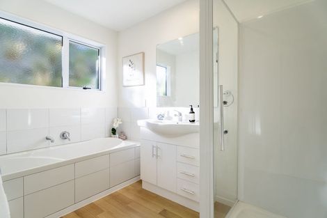 Photo of property in 13 Wakely Road, Newlands, Wellington, 6037