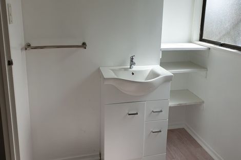 Photo of property in 1/8 Greenstone Place, Clover Park, Auckland, 2019